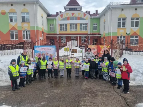Лениногорскиның  бакча балалары  «Юл фәннәре»н өйрәнә