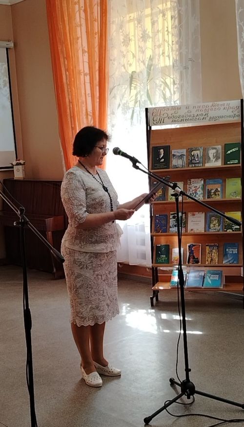 «Илһам бүләк итә гүзәл яз»: Лениногорскида үзәк китапханәдә әдәби-музыкаль кичә узды (+фотолар)