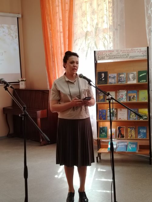 «Илһам бүләк итә гүзәл яз»: Лениногорскида үзәк китапханәдә әдәби-музыкаль кичә узды (+фотолар)
