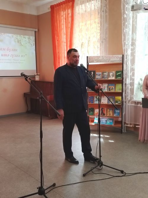 «Илһам бүләк итә гүзәл яз»: Лениногорскида үзәк китапханәдә әдәби-музыкаль кичә узды (+фотолар)