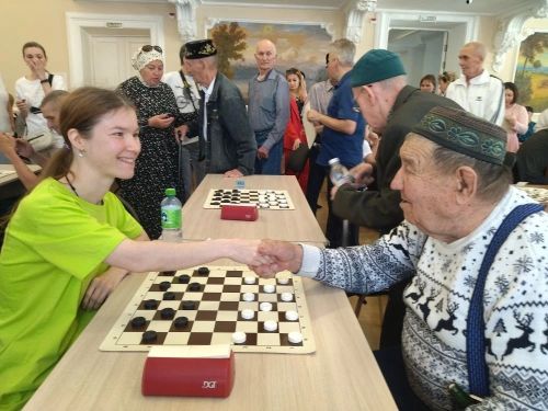 Лениногорскиның өлкән яшьтәгеләре республика турнирында  сынатмады