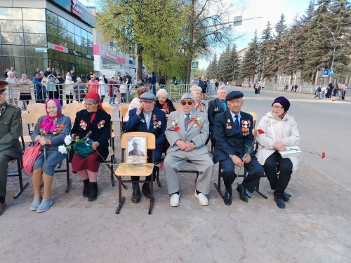 Лениногорскилылар Бөек Ватан сугышында һәлак булганнарны искә алдылар (+ фотолар)