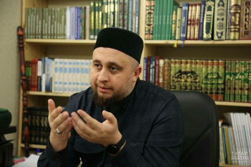 Рөстәм хәзрәт Хәйруллин депрессиядәге мөселманнарга Коръән укырга киңәш итте