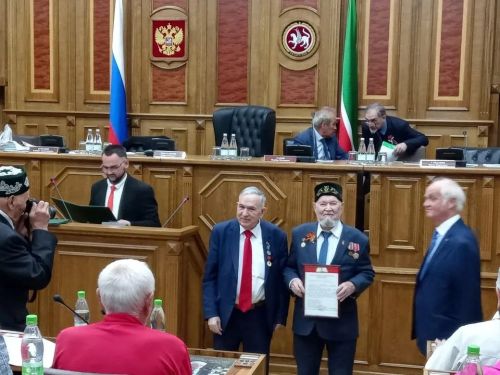 Лениногорскилылар Татарстан Дәүләт Советында бүләкләнде