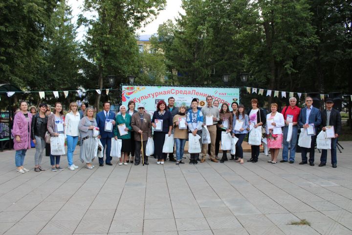 Лениногорск көне уңаеннан конкурс җиңүчеләрен бүләкләделәр (ФОТОЛАР)