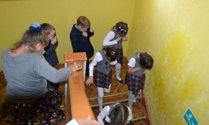 Лениногорск музеена килгән балалар экстремаль ситуациягә эләкте