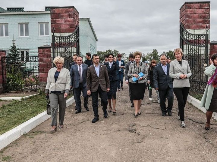 «Бердәм Россия» Татарстанда милли проектларны гамәлгә ашыруны контрольдә тотуны дәвам итә