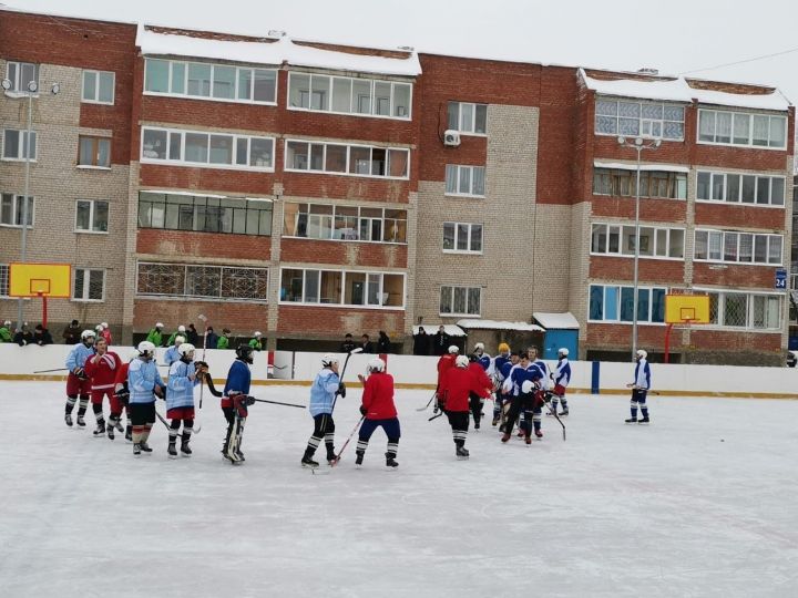 Лениногорскида авыл яшьләре арасында хоккей уены узды