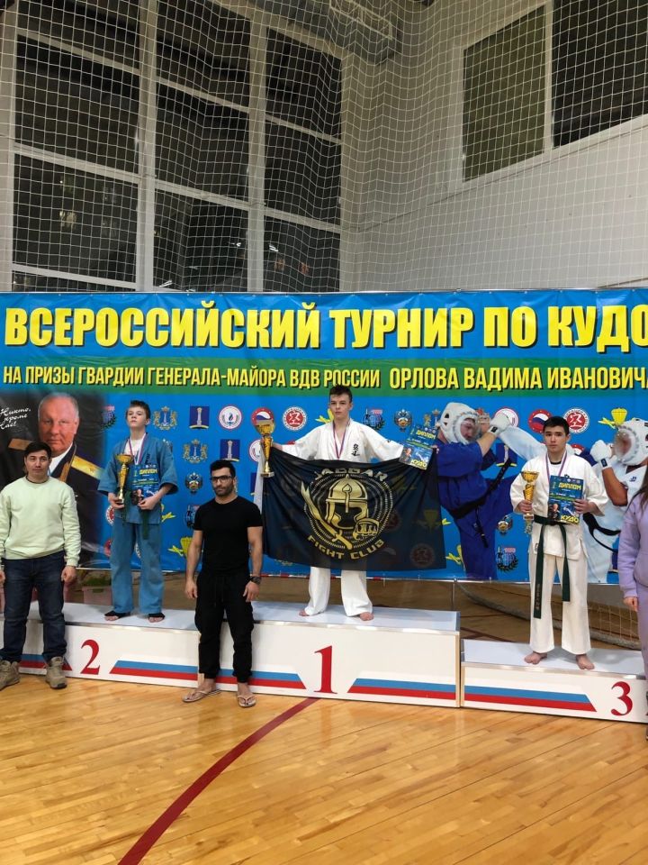 Лениногорск көрәшчесе Бөтенроссия турнирында җиңү яулады