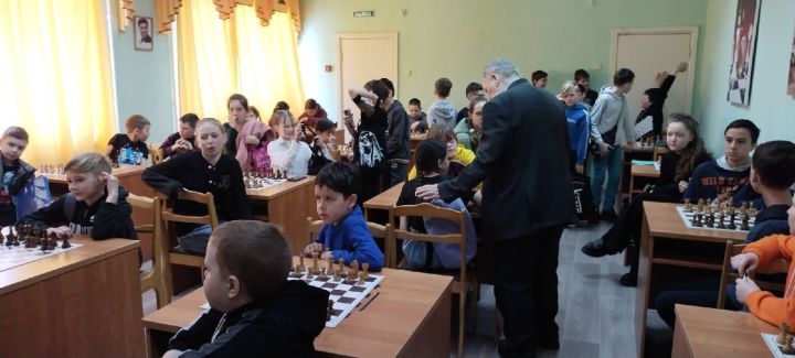 Лениногорскиның спорт мәктәбендә шахмат ярышлары оештырылды