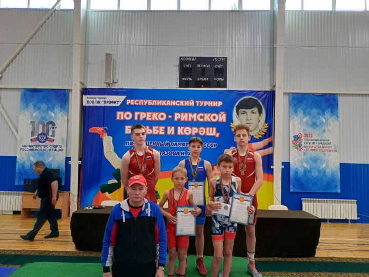 Лениногорскиның грек-рим көрәшчеләре ярышлардан көмеш һәм бронза медальләр яулап кайтты