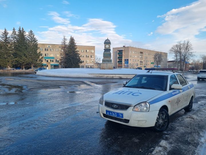 Лениногорскилы 2 елга машина йөртү хокукыннан мәхрүм ителде