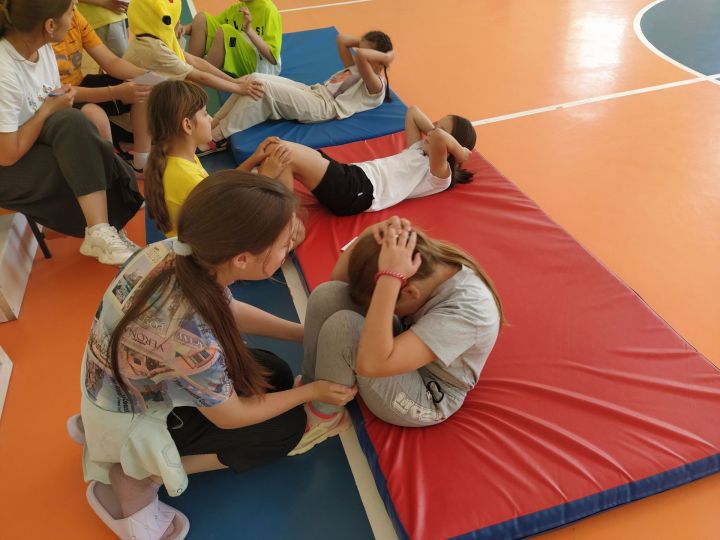 Лениногорскиның 2 нче мәктәбендә укучылар ГТО нормативлары тапшырды (+ фотолар)