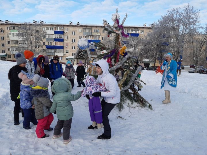 Лениногорскида территориаль җәмәгатьчелек үзидарәләре микрорайоннарда яңа ел бәйрәмнәрен башлый (+ график)