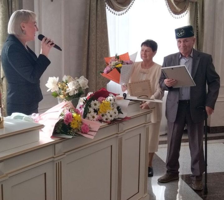 Лениногорск ЗАГС бүлегендә юбилярларны хөрмәтләделәр (+фотолар)