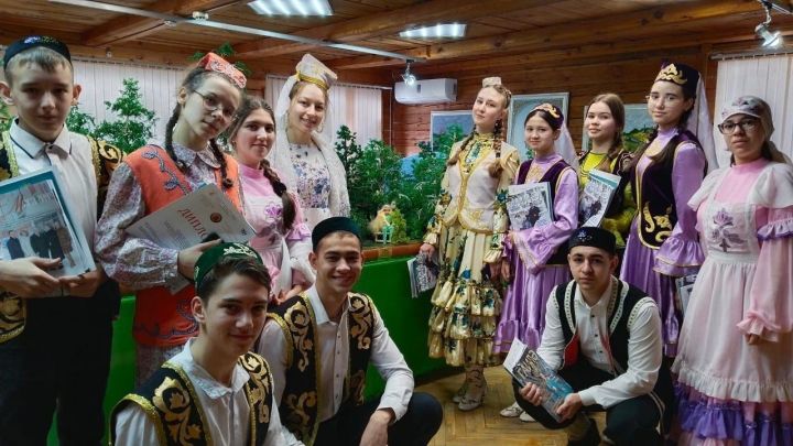 Шөгер мәктәбенең кызлары-егетләре «Аулак өй – көрәш» төбәкара проектның финалында җиңү яуладылар