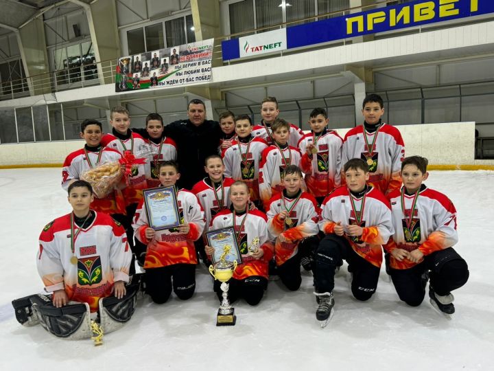 Лениногорскиның “Нефтяник” хоккей командасы хоккей сезонын җиңү белән төгәлләде