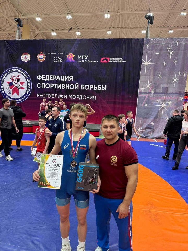 Лениногорск көрәшчесе Дмитрий Зорин илкүләм бәйгегә юллама алды