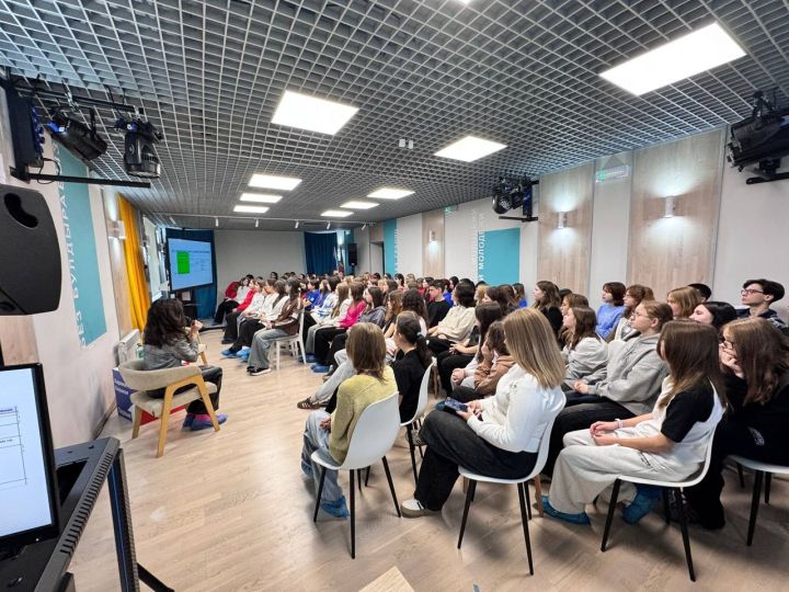 Лениногорск яшьләр үзәгендә танылган блогер булып китте