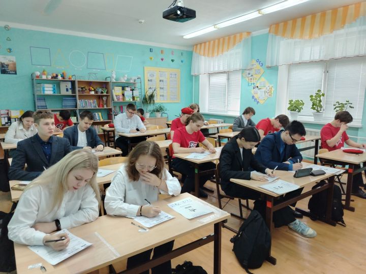 Лениногорскилылар «Җиңү диктанты» акциясенә кушылды