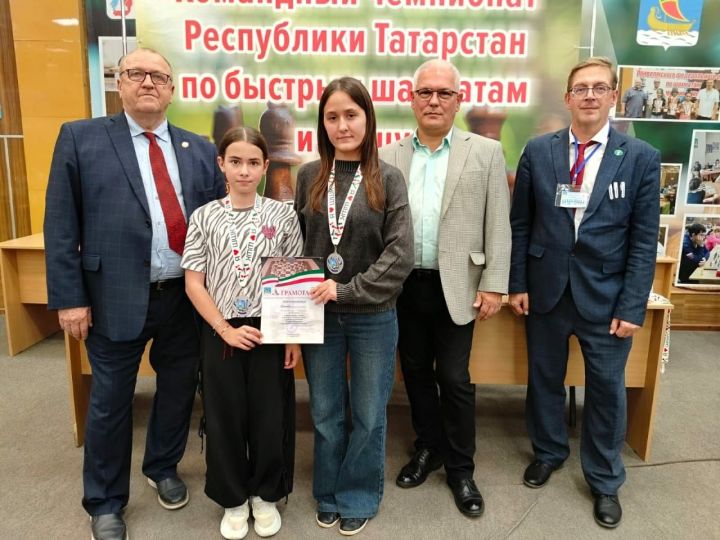 Лениногорск шахматчылары команда ярышларында көмеш-бронза һәм чемпион исемен яуладылар