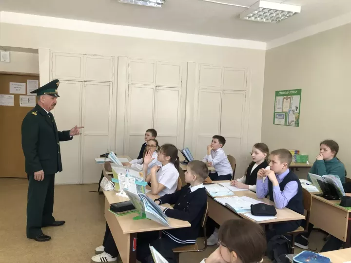 Шөгер мәктәбе укучыларына табигатьне саклауга өлеш кертә алулары турында сөйләделәр