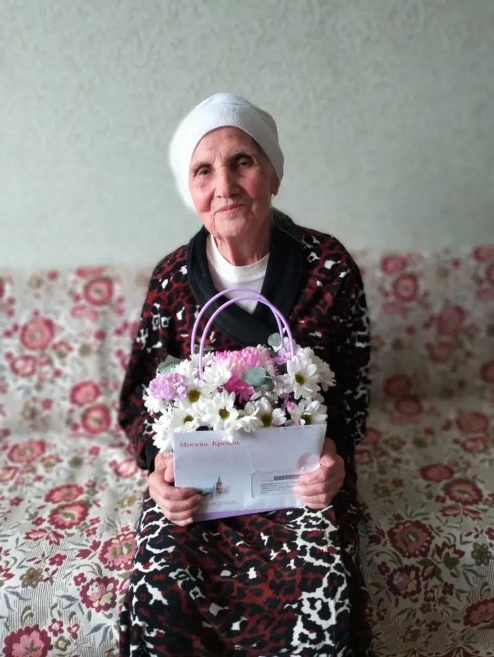 Кояшлы шагыйрә – Мәһәрша Вәлиуллова гомер бәйрәмен билгеләп узды