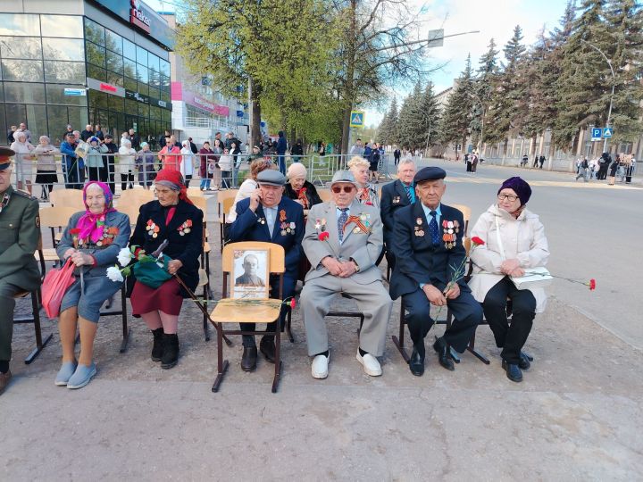 Лениногорскилылар Бөек Ватан сугышында һәлак булганнарны искә алдылар (+ фотолар)