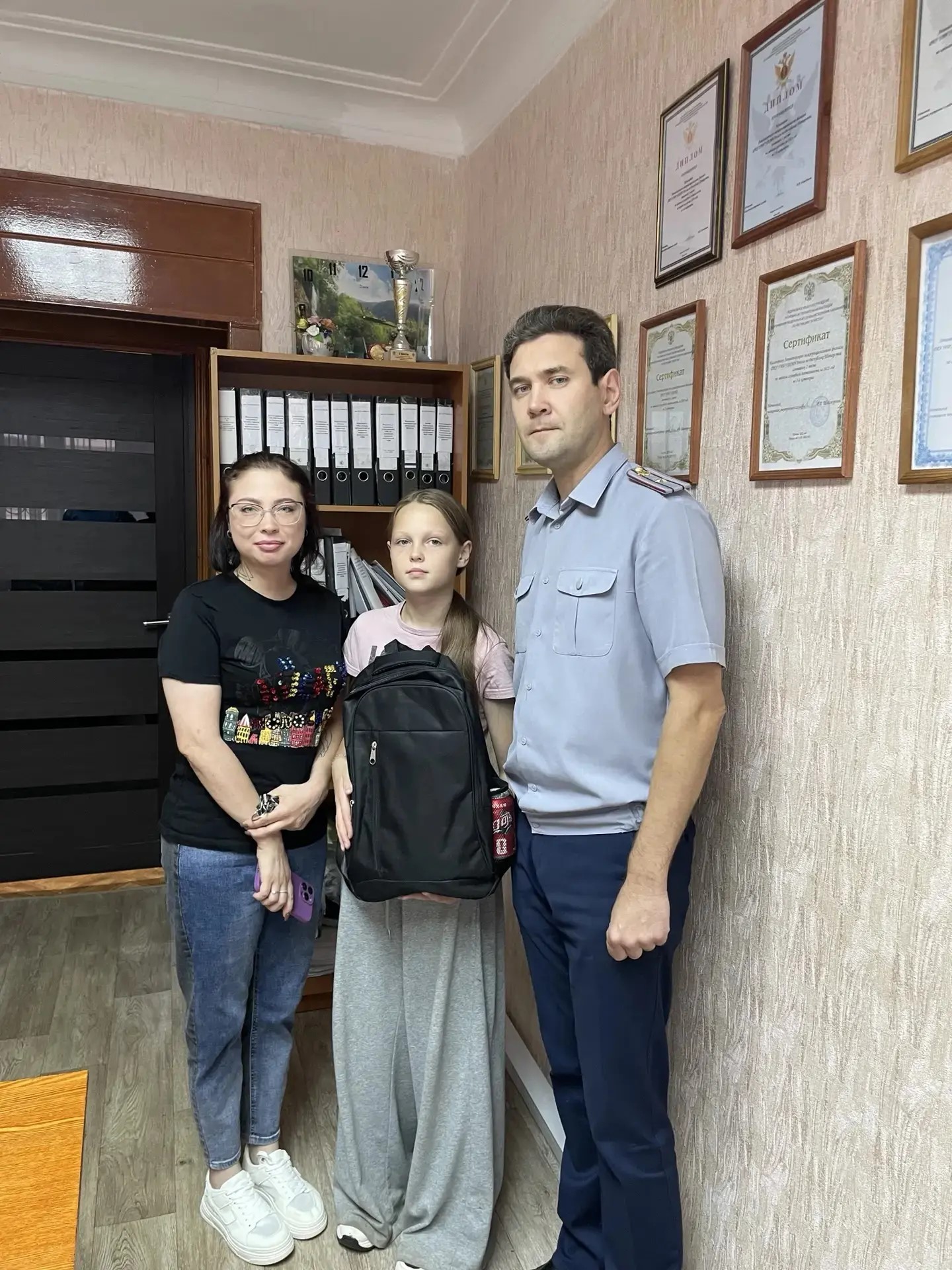 Зур ярдәм булды безгә, диде гаилә. Фото: А.Насыровтан
