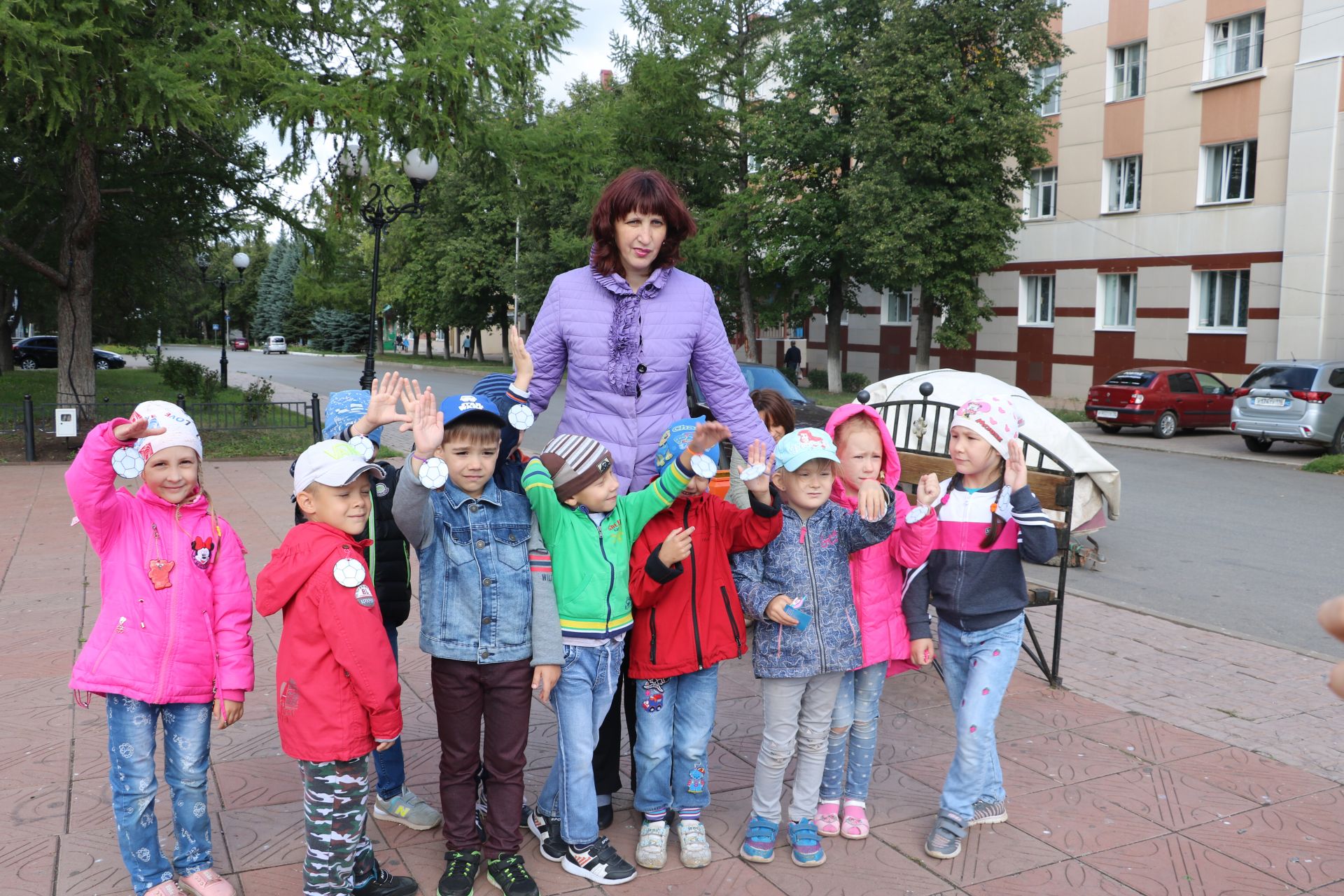 Лениногорск балалары юл иминлеге сагында тора (ФОТОЛАР)