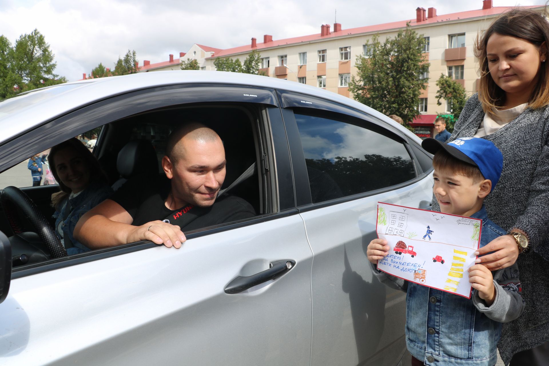 Лениногорск балалары юл иминлеге сагында тора (ФОТОЛАР)