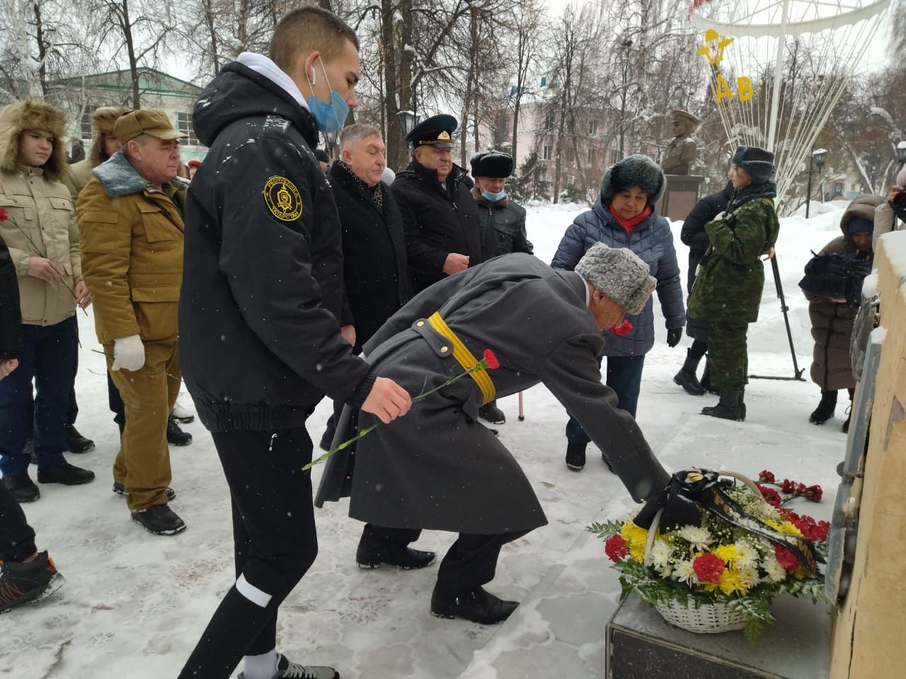 Лениногорскида  әфганчы-солдатларны искә алу митингы булды