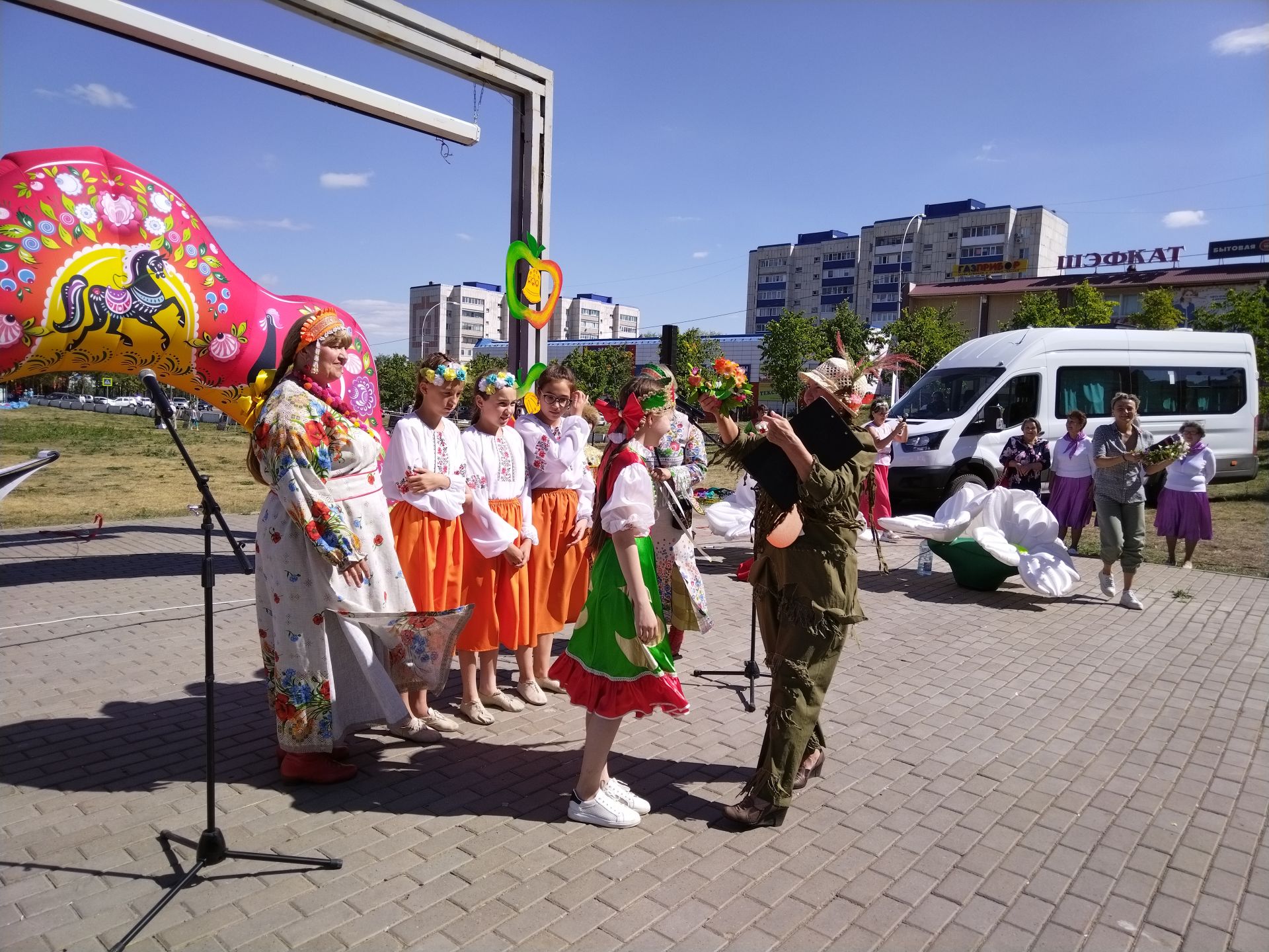 Лениногорскида Алма һәм бал Спасы ярминкәсе үтте (фоторепортаж)