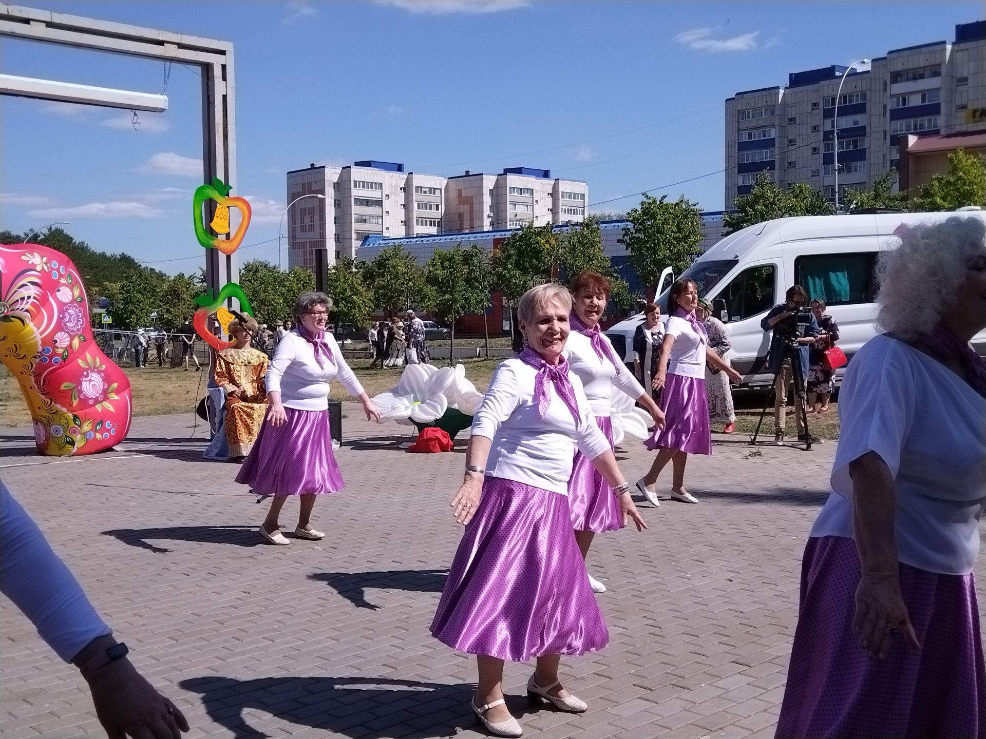 Лениногорскида Алма һәм бал Спасы ярминкәсе үтте (фоторепортаж)