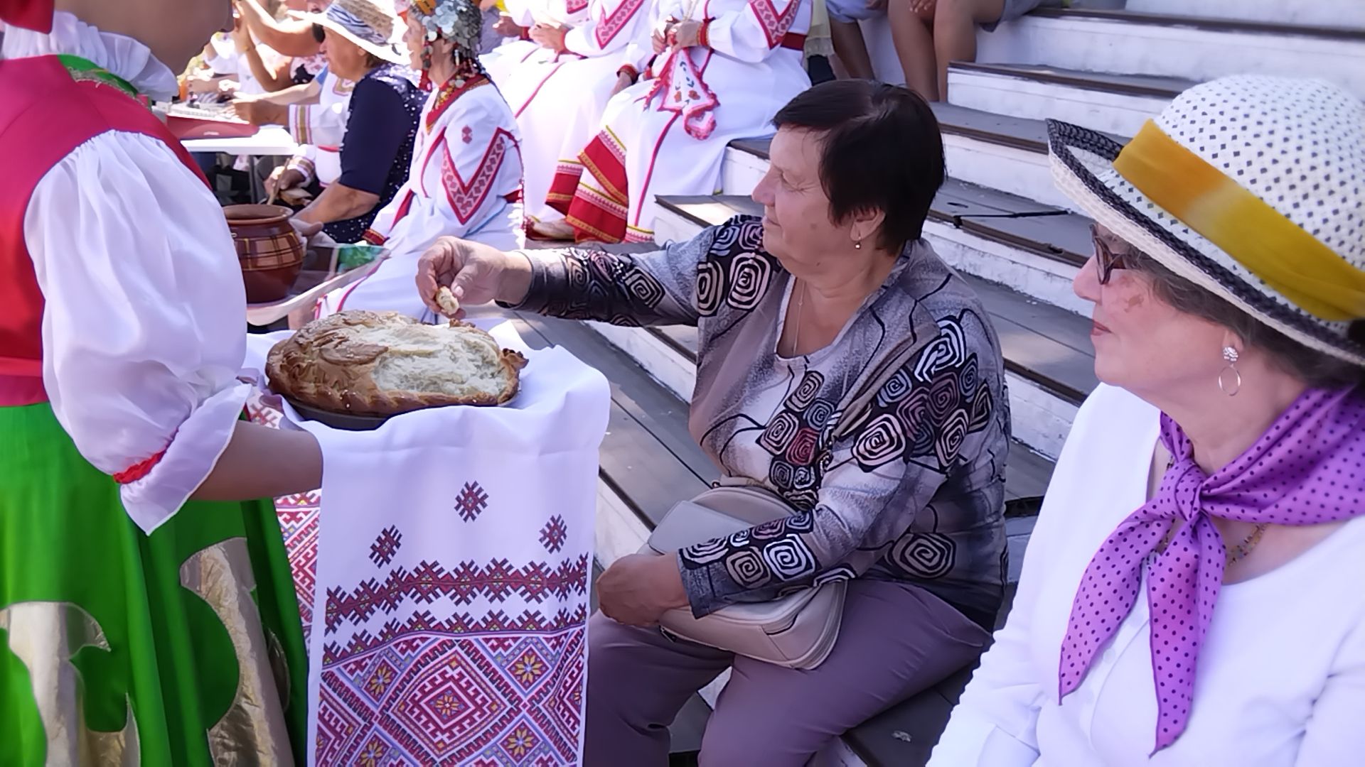 Лениногорскида Алма һәм бал Спасы ярминкәсе үтте (фоторепортаж)