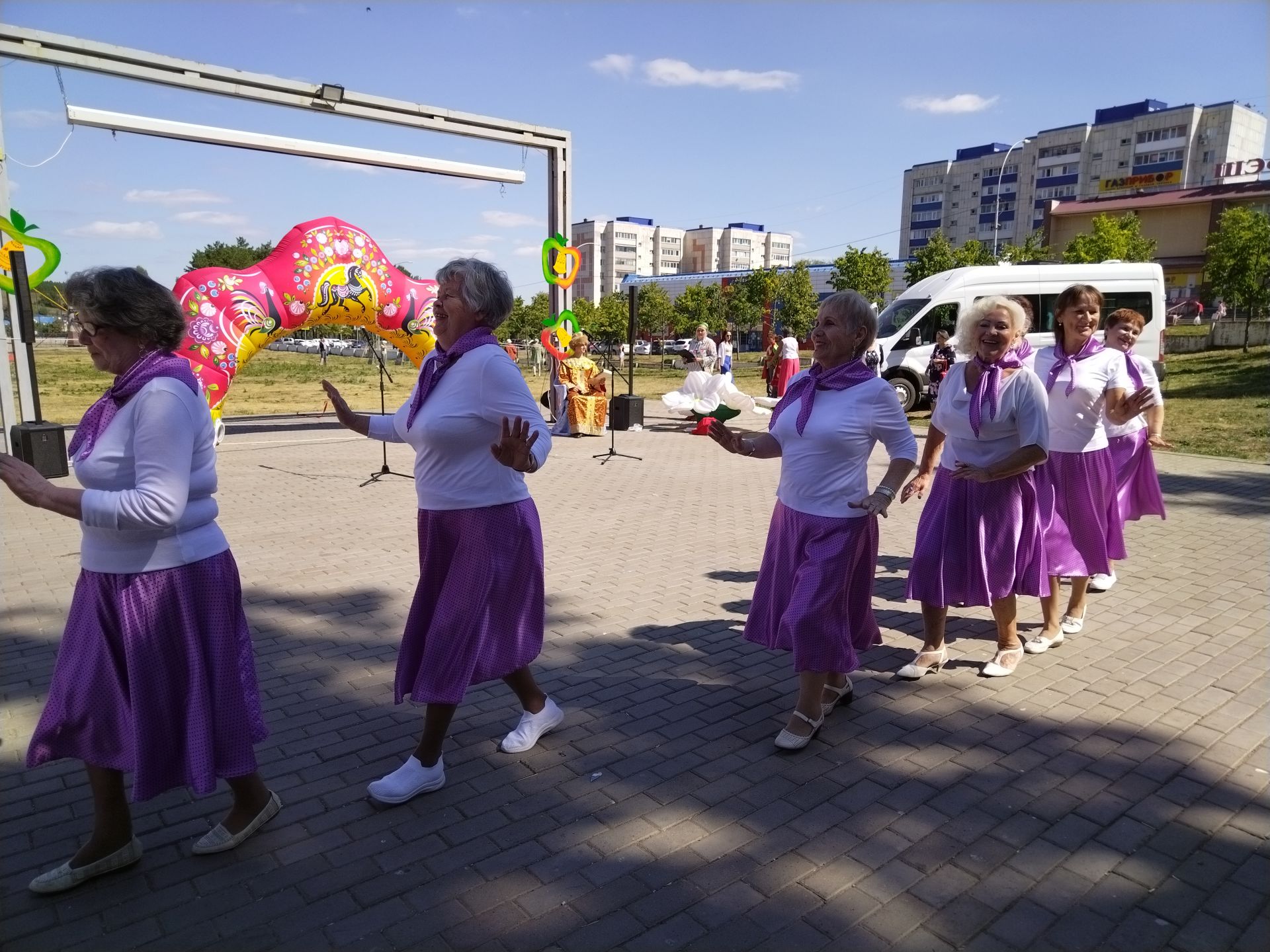 Лениногорскида Алма һәм бал Спасы ярминкәсе үтте (фоторепортаж)