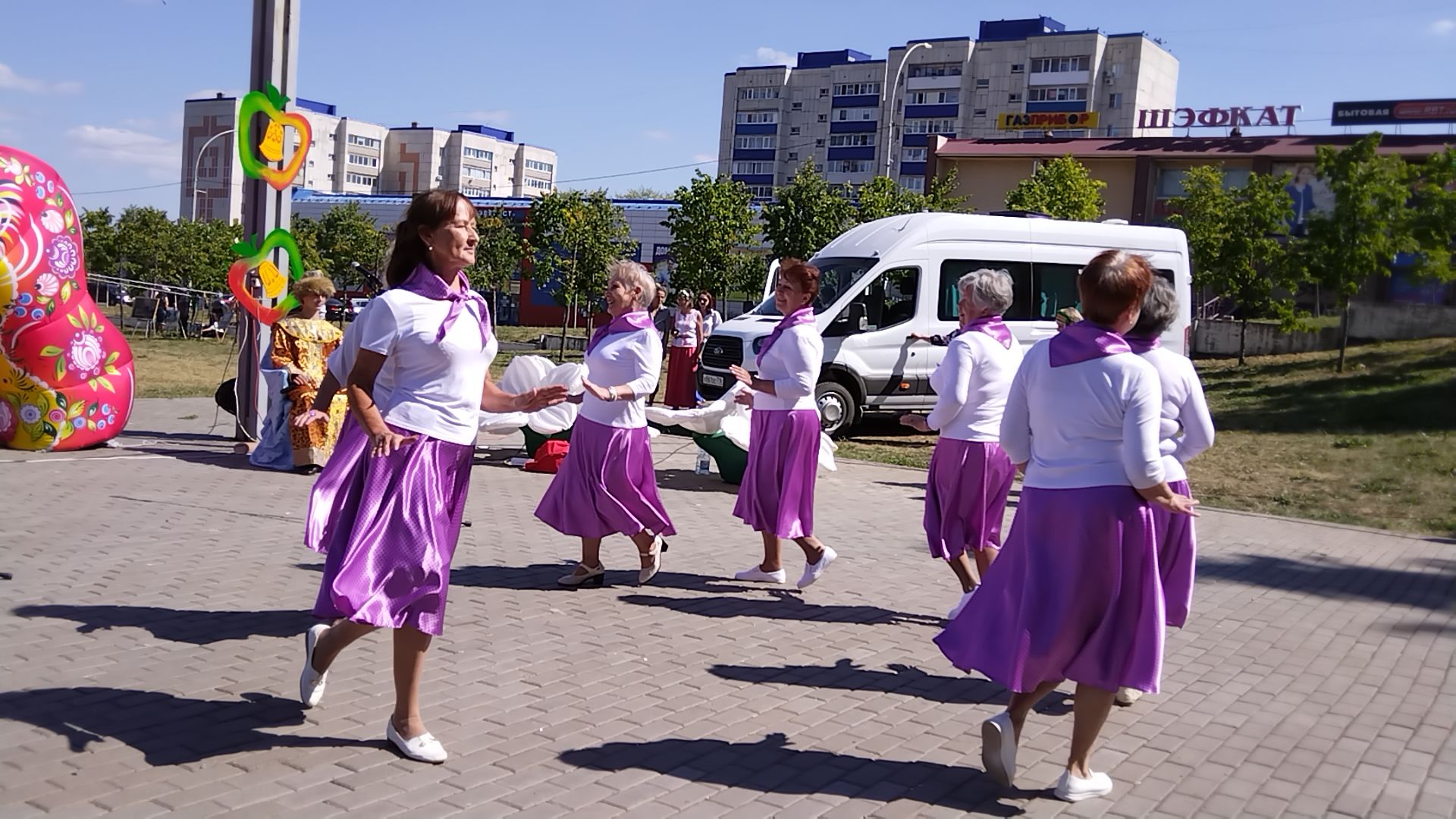 Лениногорскида Алма һәм бал Спасы ярминкәсе үтте (фоторепортаж)