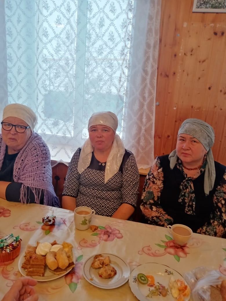 «Фаяз» мәчетендә махсус операциядә катнашучыларның әти-әниләре белән очрашу узды