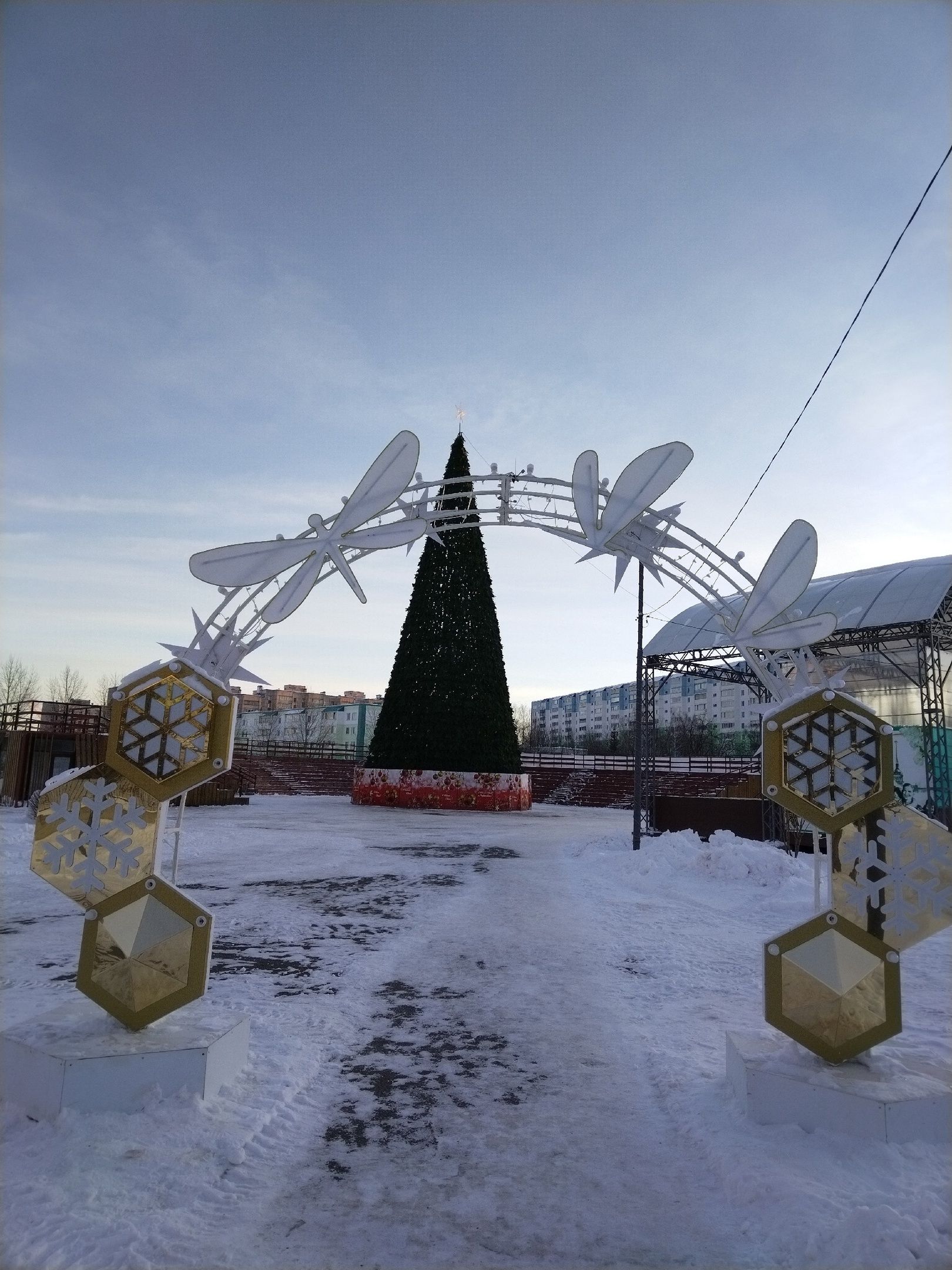 Аҗдаһа елын каршы алганда йолдызнамә буенча нәрсә кияргә?
