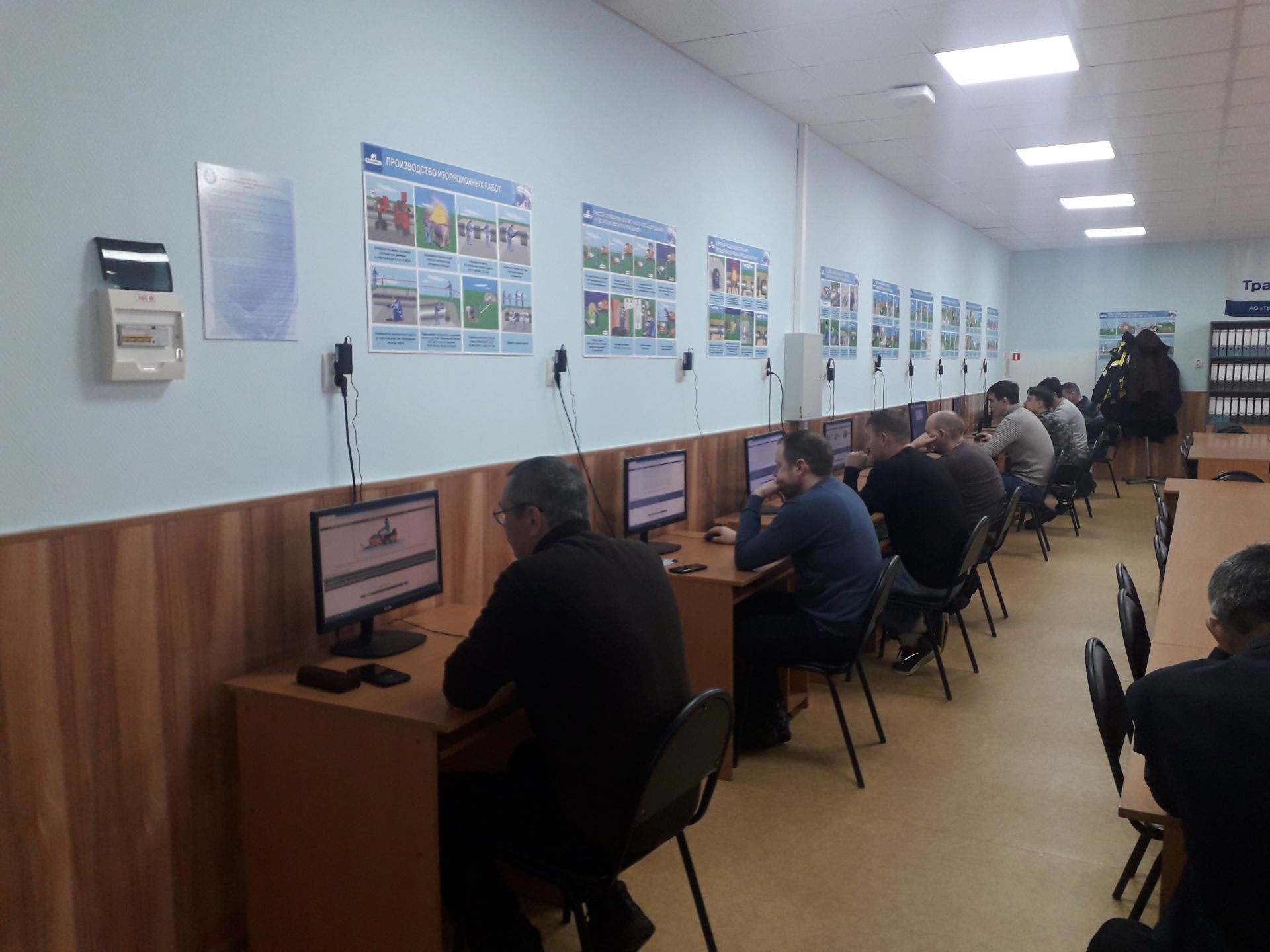 Тракторчы-машинистка укучы лениногорскилылар имтихан тапшырды