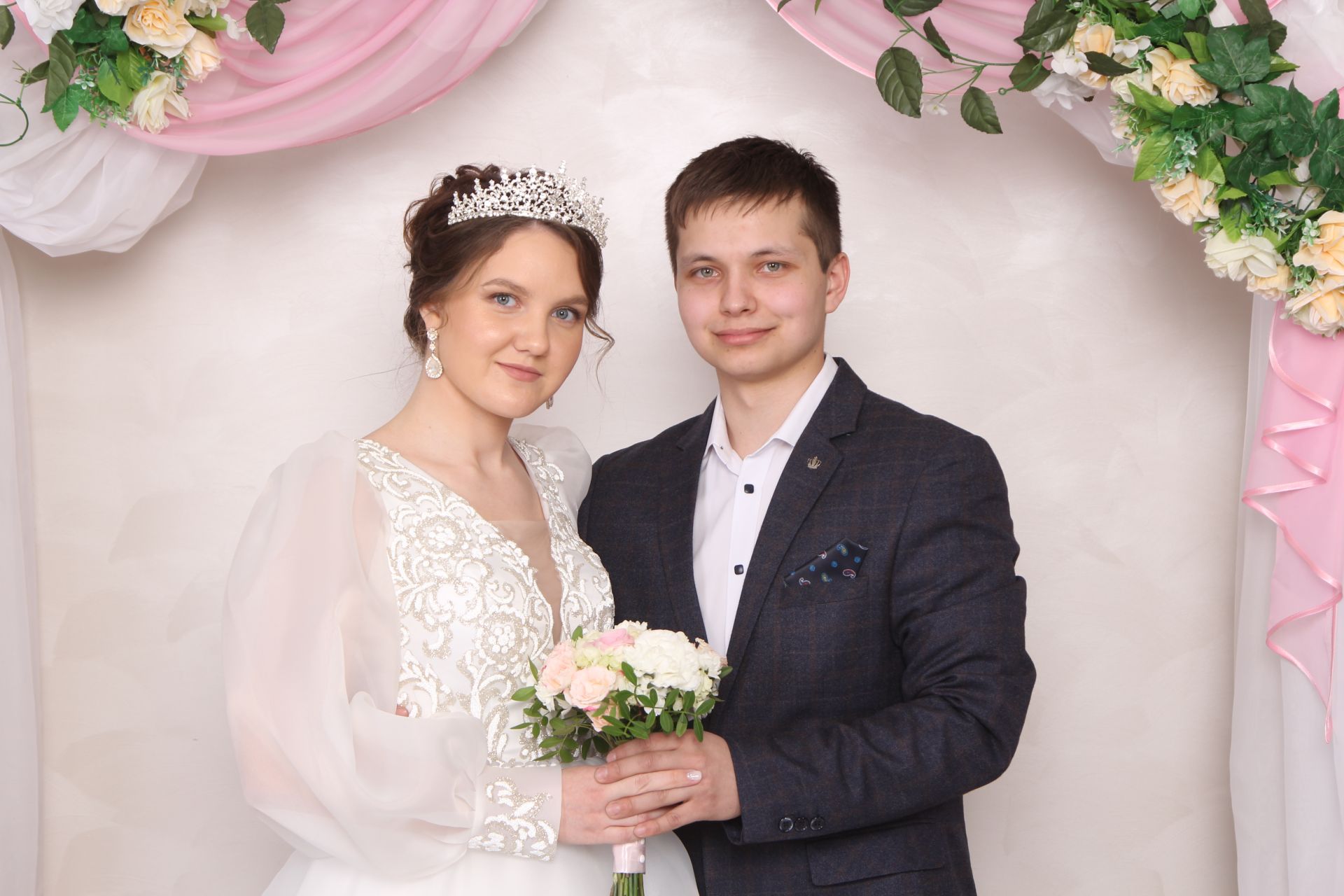 Лениногорск парлары өйләнешү өчен матур дата сайлаган