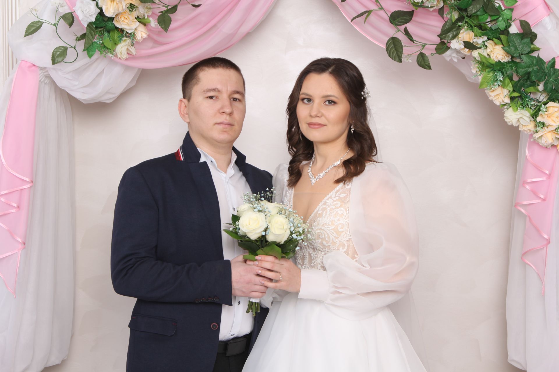 Лениногорск парлары өйләнешү өчен матур дата сайлаган