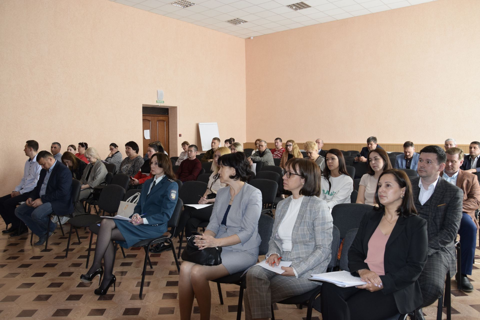 Район башлыгы Рәгать Хөсәенов эшмәкәрләр белән очрашты
