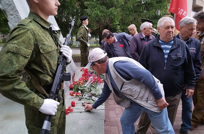 Лениногорскиның Геройлар аллеясында Хәтер һәм кайгы көне үткәрелде (+фото һәм видео)