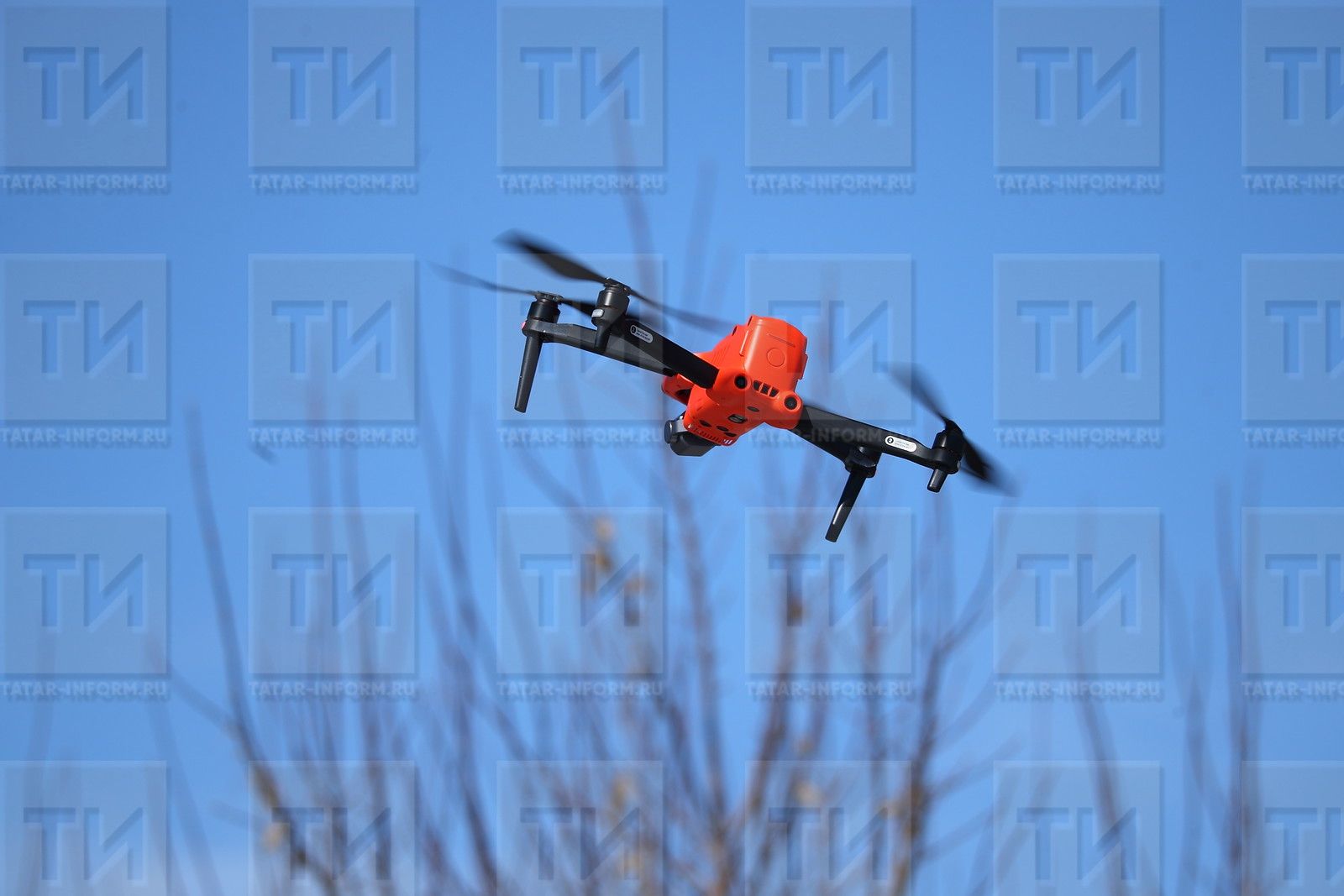 Мәктәптә квадрокоптер белән эшләргә өйрәтү кирәкме?