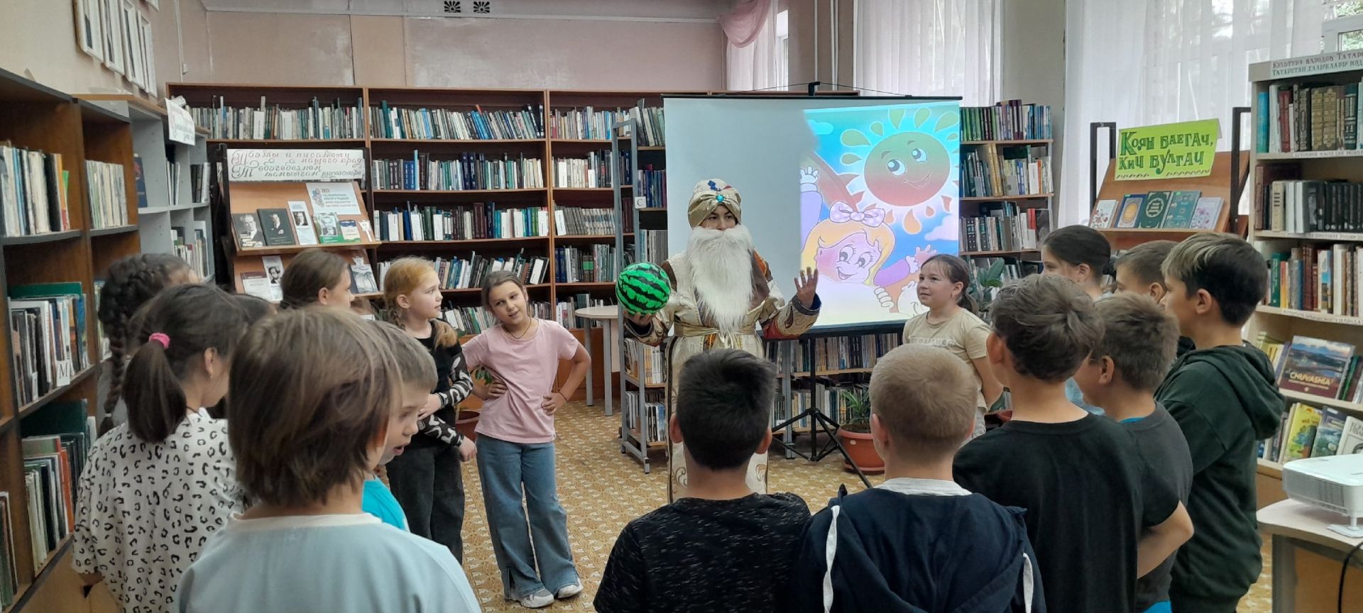 Лениногорскида мәктәп яны лагерена йөрүче балалар әдәби сәяхәттә булды