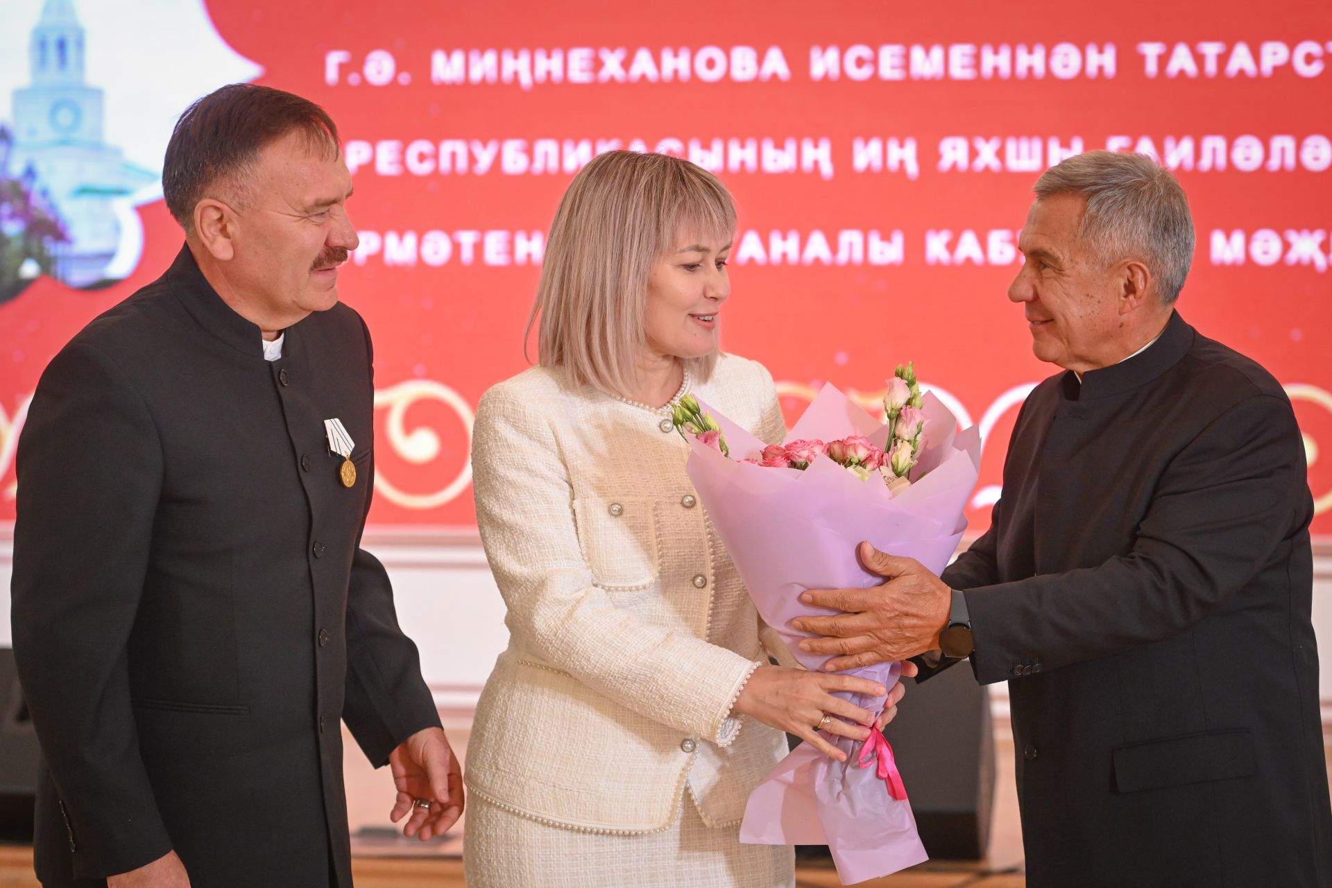 Лениногорскидан ике гаилә Татарстан Рәисе Рөстәм Миңнеханов янына барды