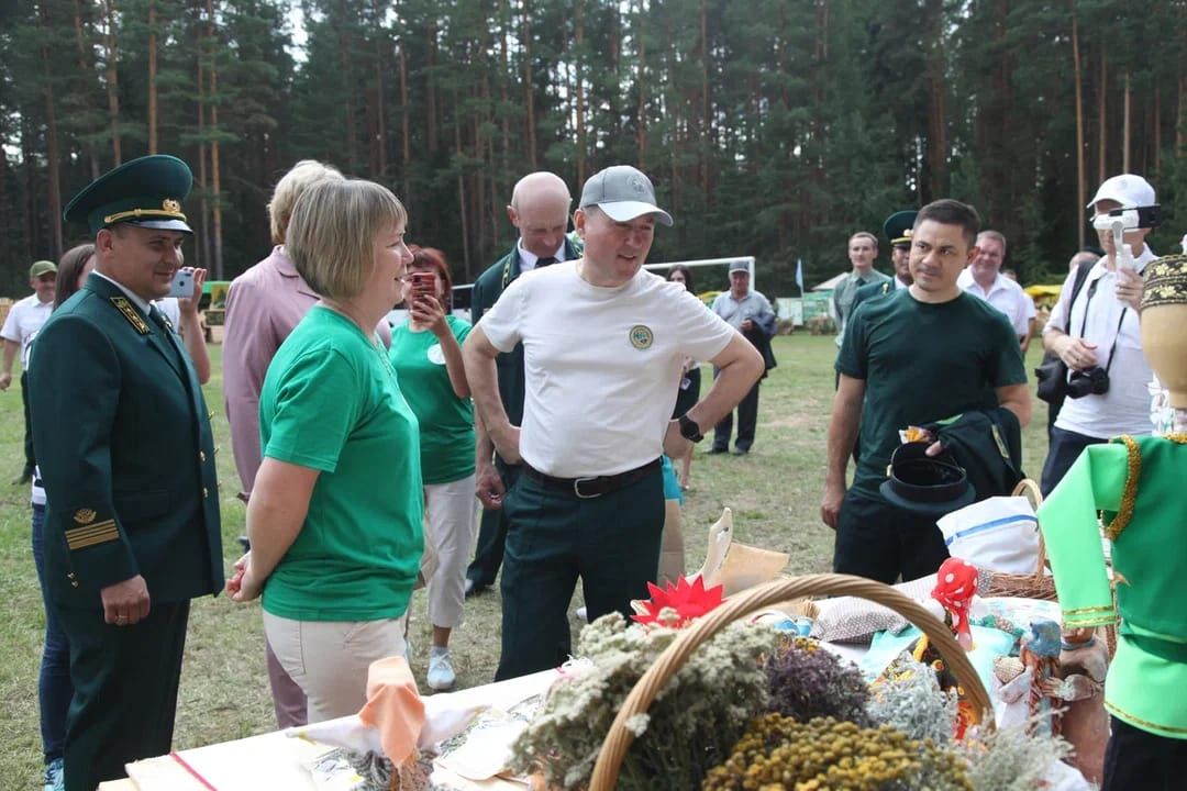 Лениногорскиның «Дубки» мәктәп урманчылыгы укучылары Кукмарада мәктәп урманчылыклары слетында катнашты