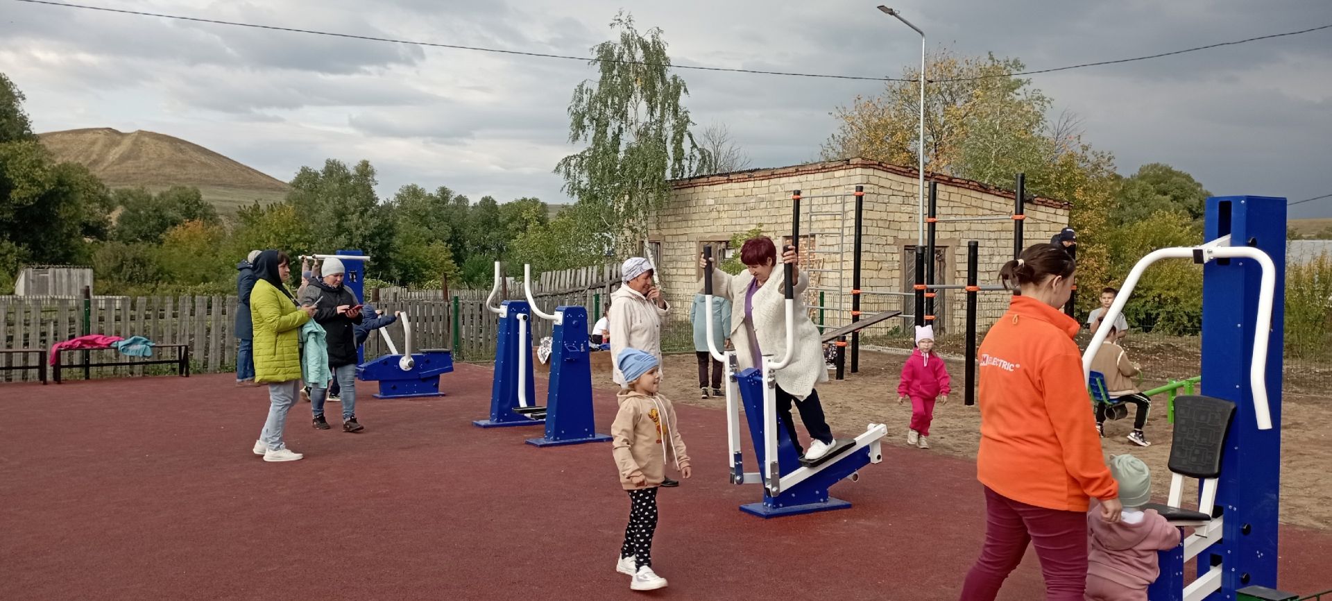 Куакбаш авылы күпфункцияле  яңа спорт мәйданчыклы булды (+ фотолар)