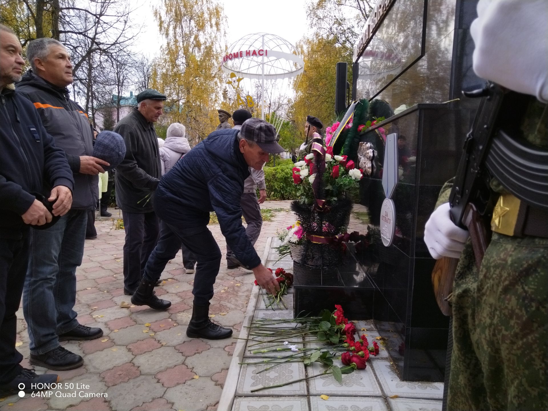 Лениногорскида реконструкциядән соң сугышчы-интернационалистларга һәйкәл ачылды (+фотолар)